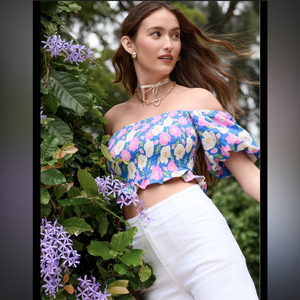 Altar'd State Multicolor Floral Puff Sleeve Smocked Crop Top Medium